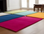 Dlaczego warto wykończyć podłogę wykładziną dywanową